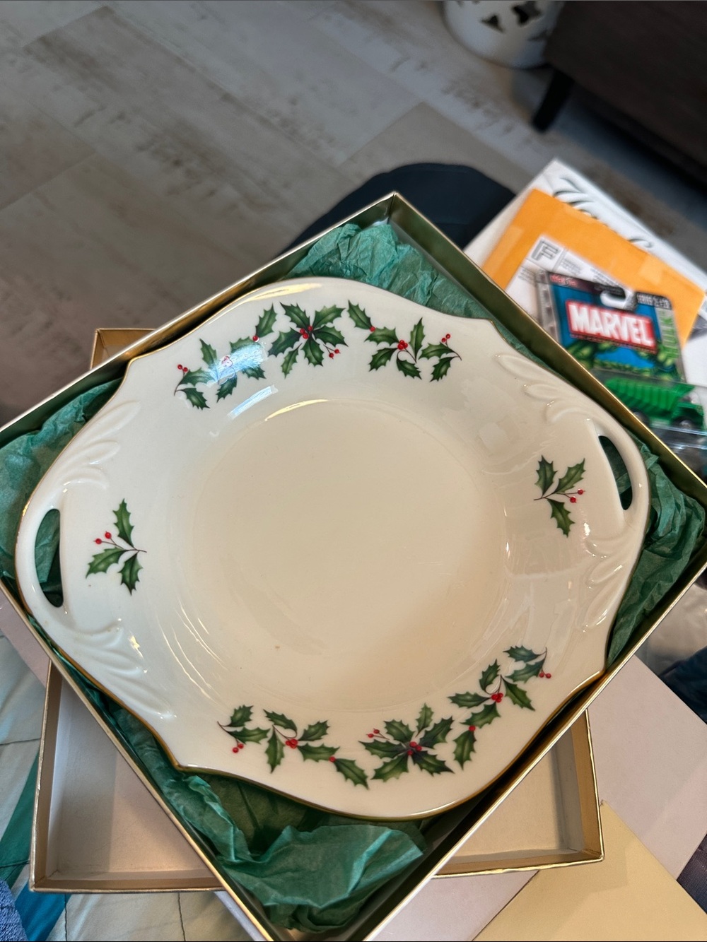 Lenox Holiday Holly Serving Bowl - Cream and Green